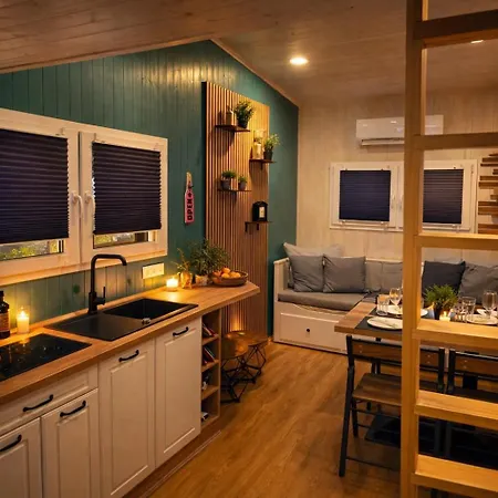 Ke-tiny Siedlung Haus Charlie Сasa de vacaciones *