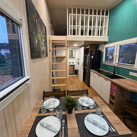 Ke-tiny Siedlung Haus Charlie Сasa de vacaciones Oerlenbach